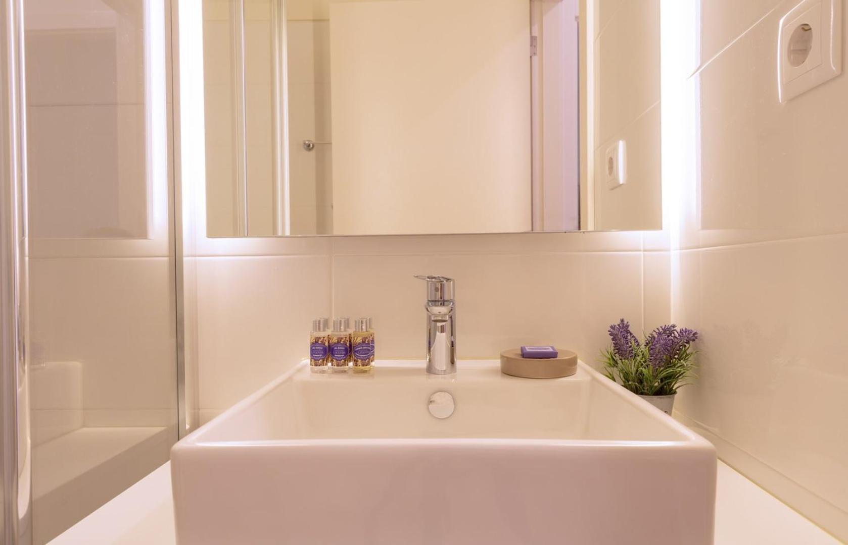 Guestready - Catorze De Outubro Houses 423 ヴィラ・ノヴァ・デ・ガイア エクステリア 写真